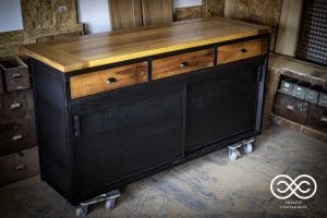 Lire la suite à propos de l’article Bar portes métalliques coulissantes