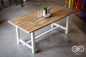 TABLE DE MONASTERE