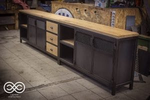 Lire la suite à propos de l’article ENFILADE METAL ET BOIS XXL