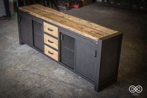 Lire la suite à propos de l’article ENFILADE VIEUX BOIS ET PORTES COULISSANTES