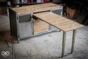 Lire la suite à propos de l’article BUFFET AVEC TABLE ESCAMOTABLE
