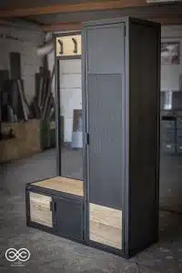 Armoires et vestiaires, dressing, placards réalisés sur mesure dans notre atelier à Toulouse. Meubles uniques et artisanaux pour professionnels et particuliers.